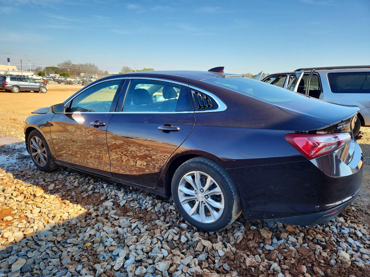 2020 CHEVROLET MALIBU LT photo 2