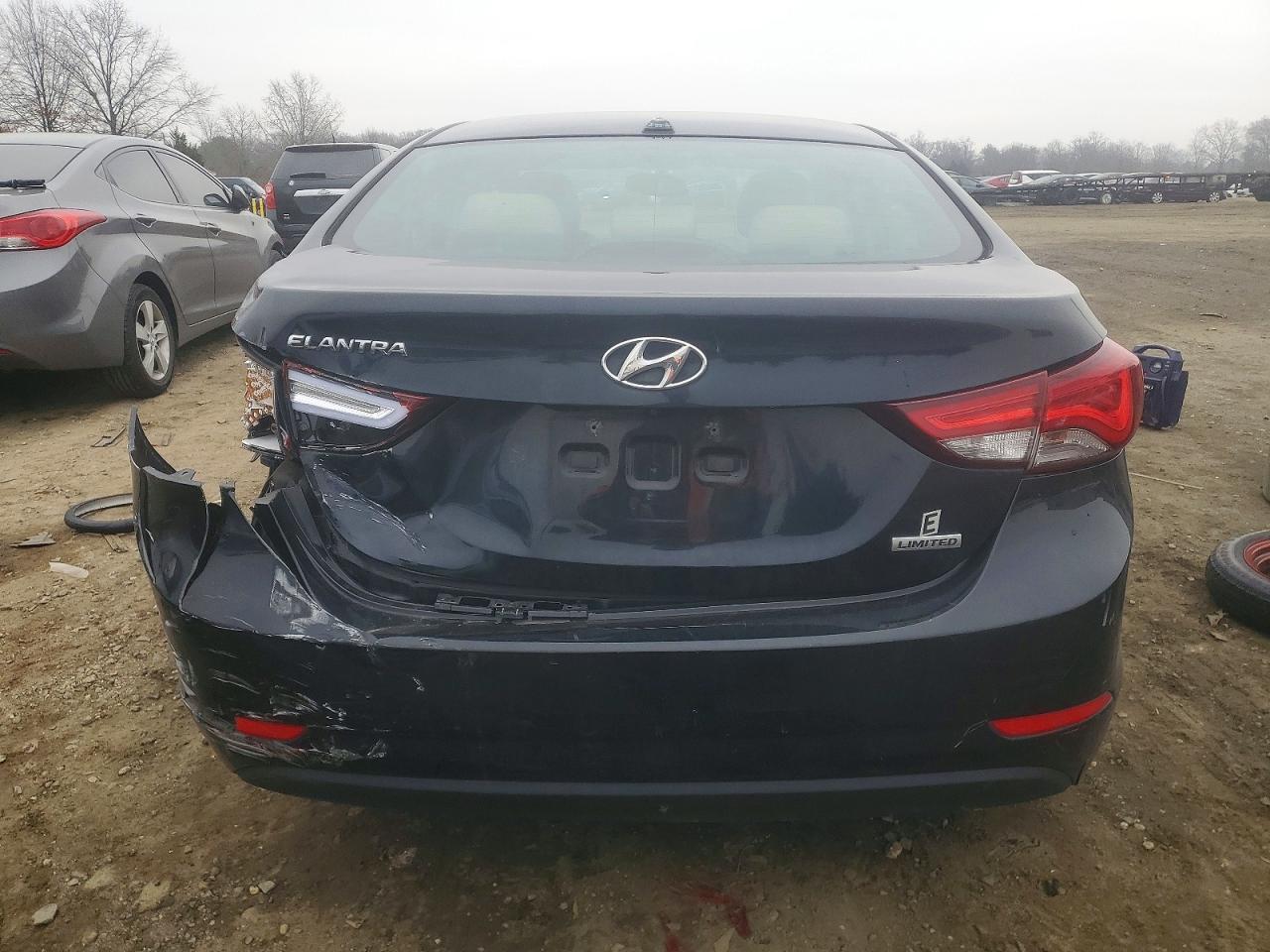 2015 HYUNDAI ELANTRA SE photo 6