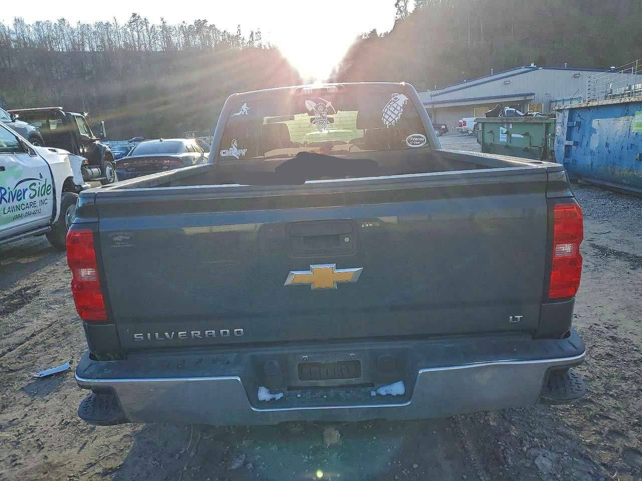 2017 CHEVROLET SILVERADO K1500 LT photo 6