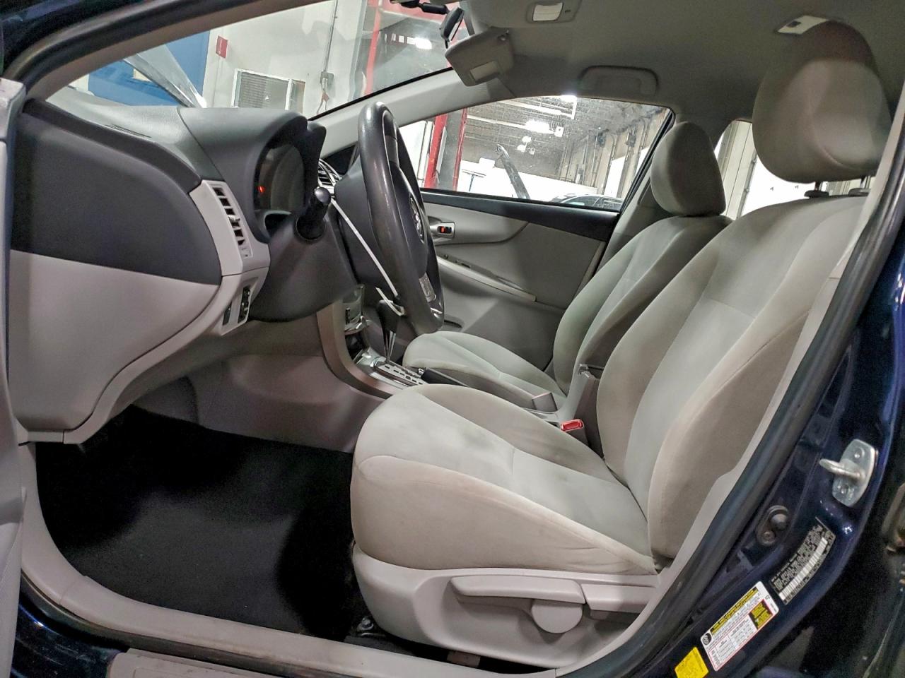 2013 TOYOTA COROLLA BASE photo 7