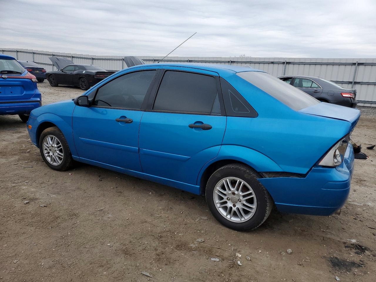 2007 FORD FOCUS ZX4 photo 2