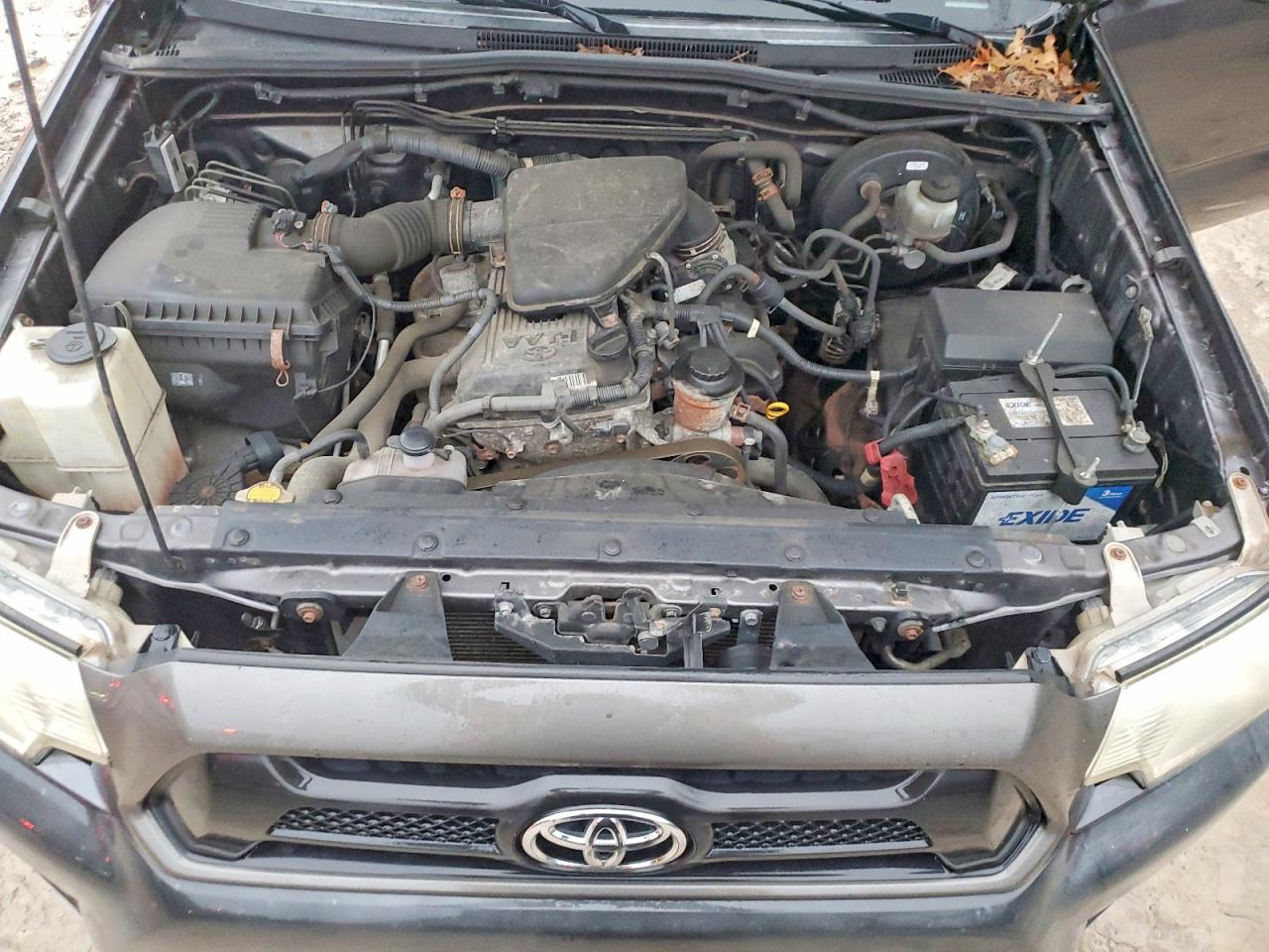 2012 TOYOTA TACOMA photo 11