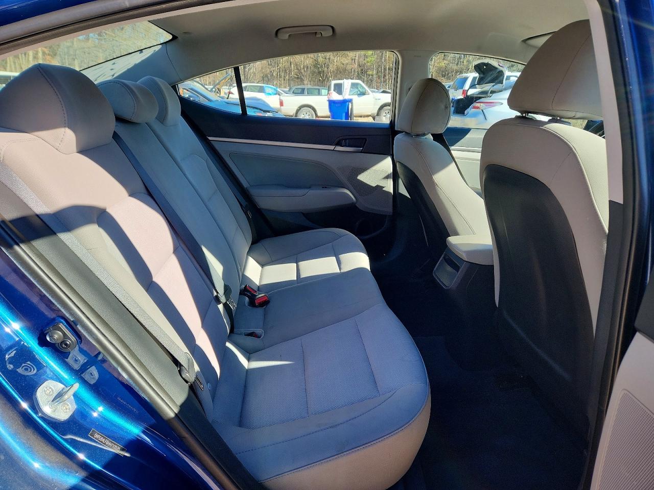 2017 HYUNDAI ELANTRA SE photo 10