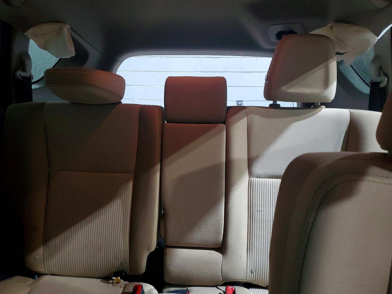 2015 TOYOTA RAV4 XLE photo 10