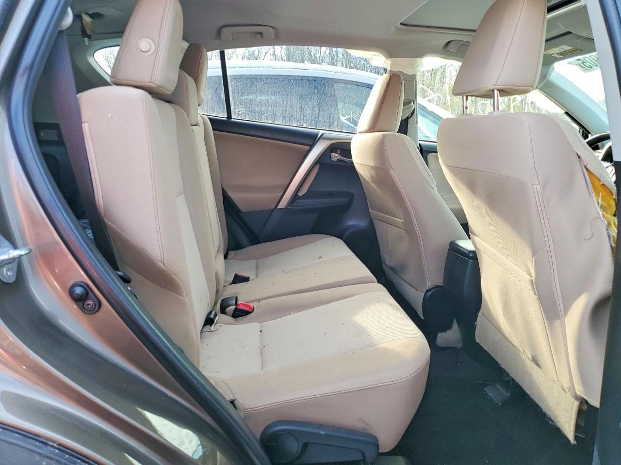 2015 TOYOTA RAV4 XLE photo 11