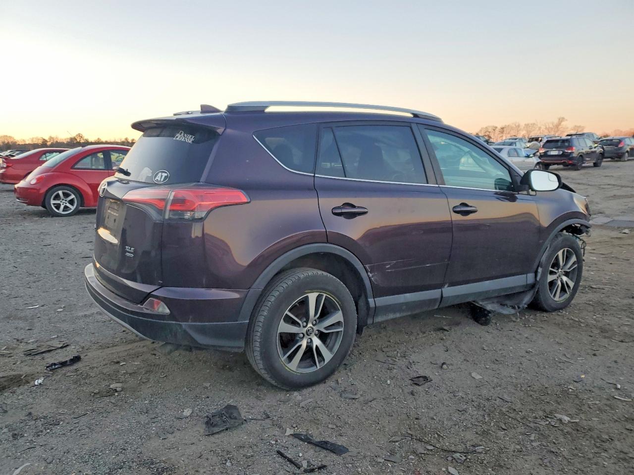 2017 TOYOTA RAV4 XLE photo 5