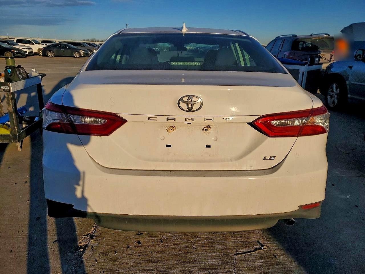 2019 TOYOTA CAMRY L photo 6