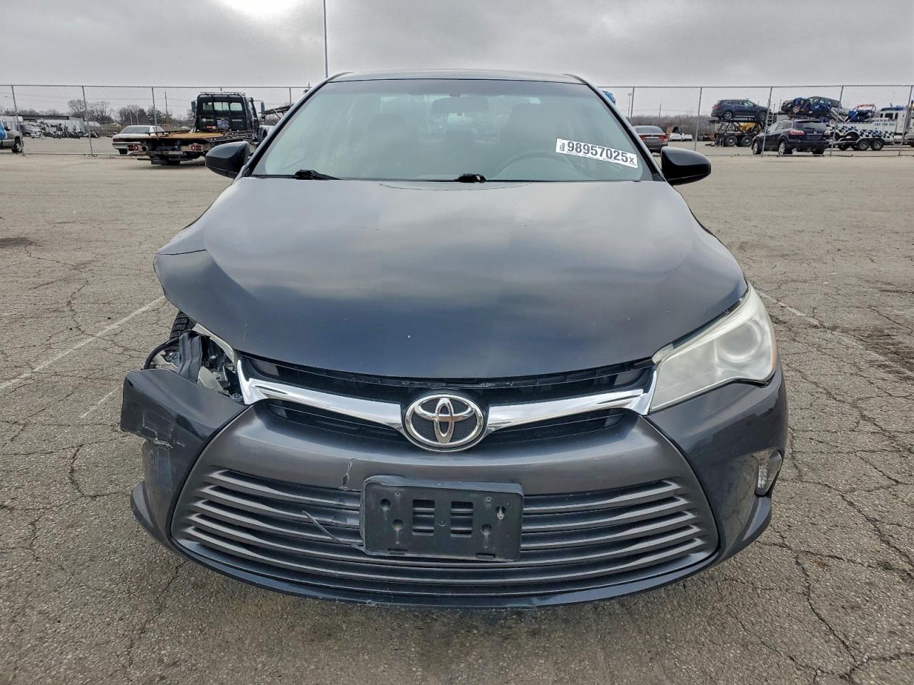 2016 TOYOTA CAMRY LE photo 5