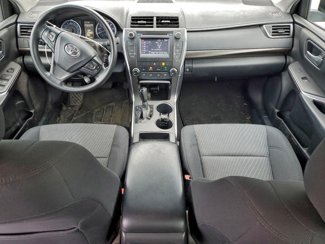 2016 TOYOTA CAMRY LE photo 8