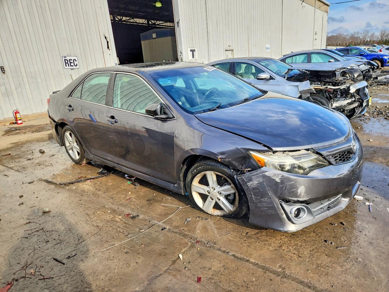 2012 TOYOTA CAMRY SE photo 7