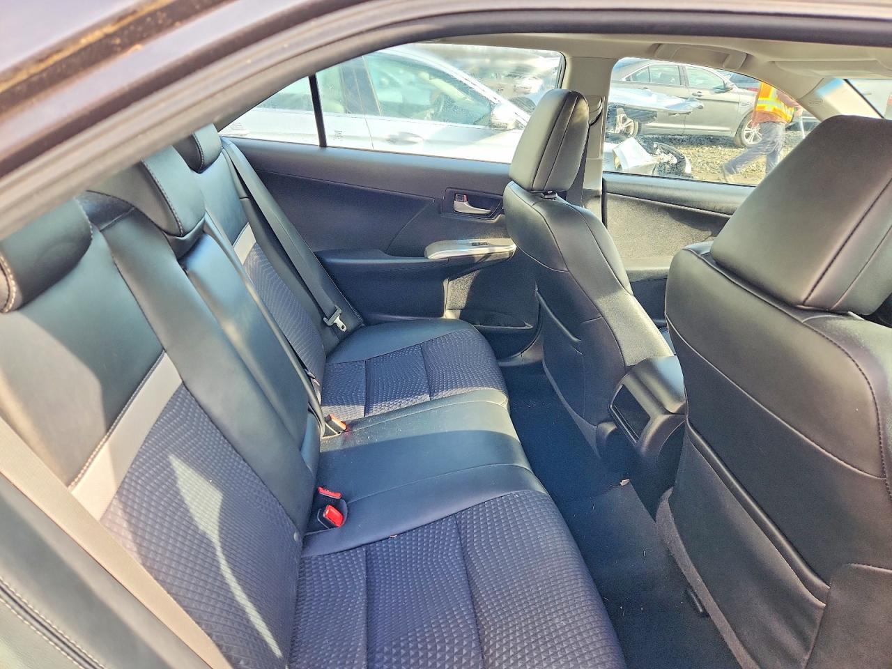 2012 TOYOTA CAMRY SE photo 19