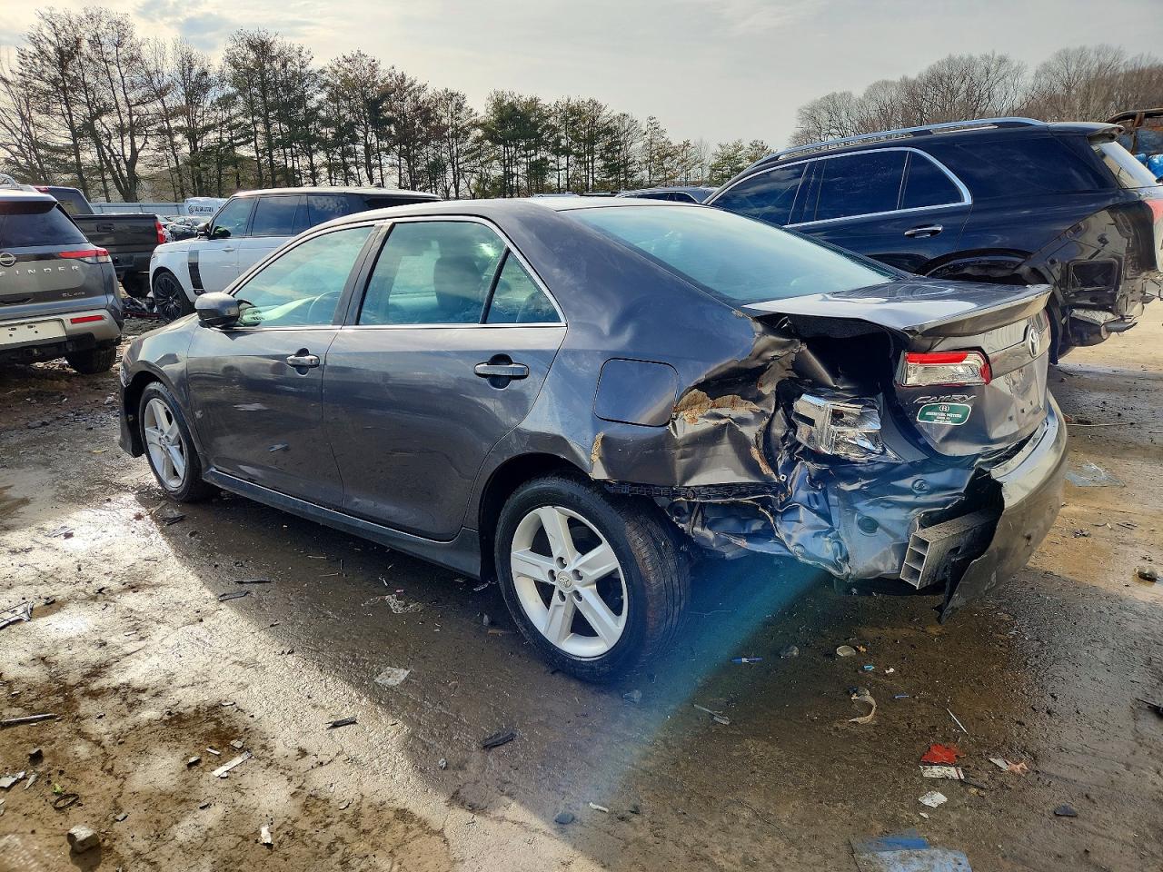 2012 TOYOTA CAMRY SE photo 3