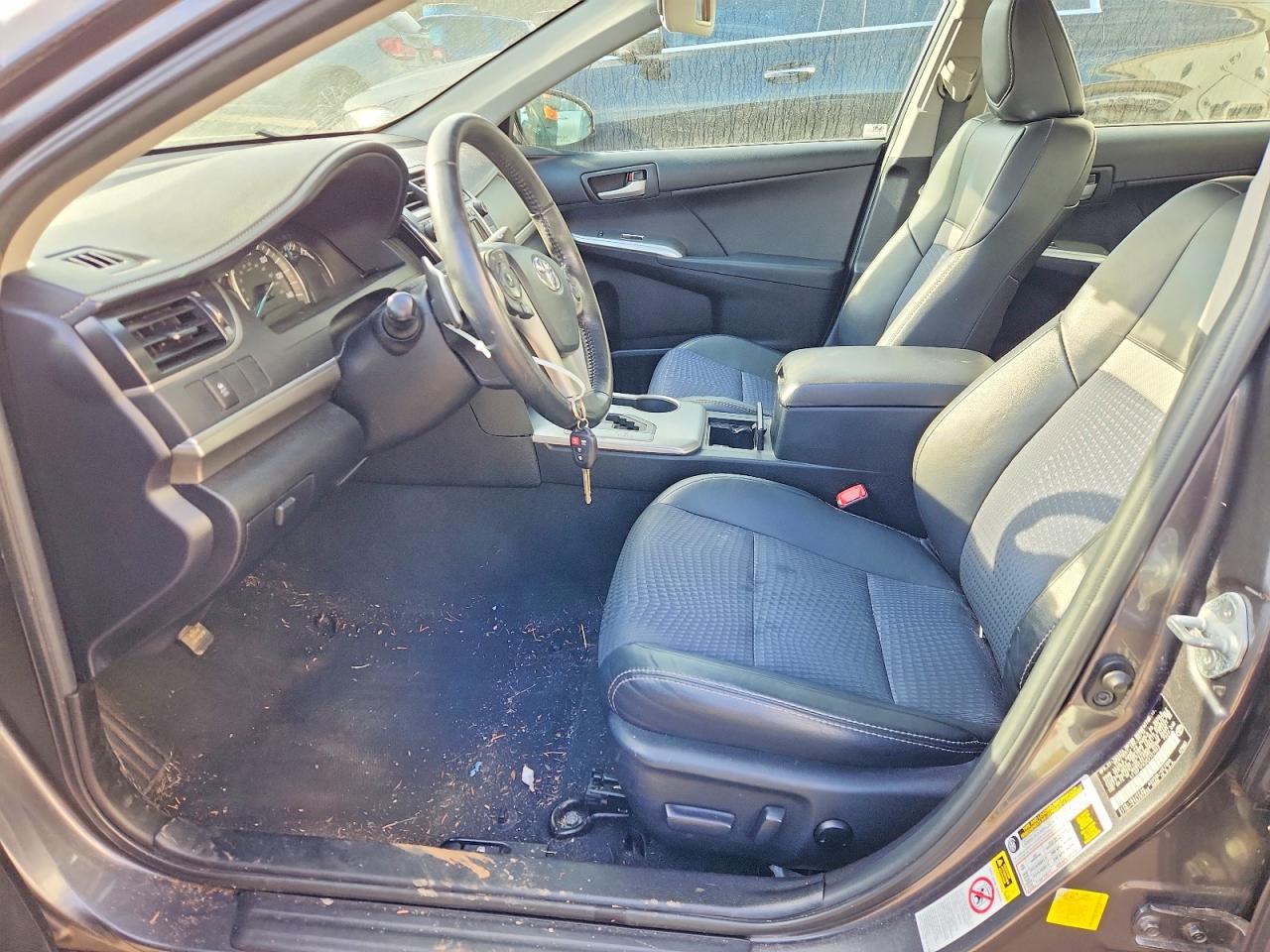 2012 TOYOTA CAMRY SE photo 13