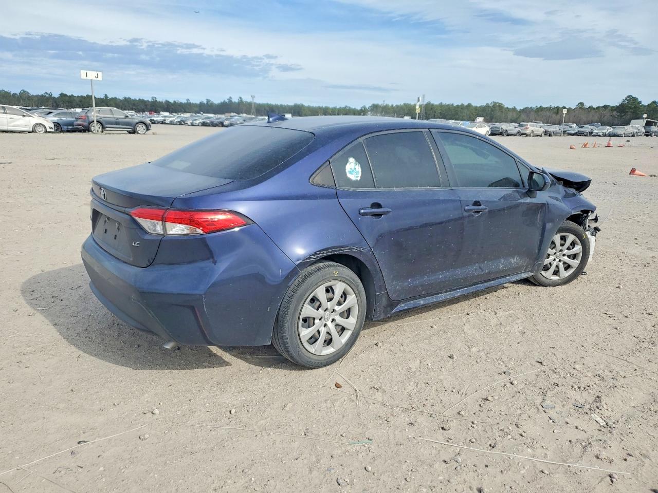 2021 TOYOTA COROLLA LE photo 3