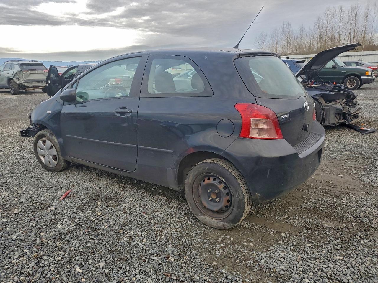 2008 TOYOTA YARIS photo 2