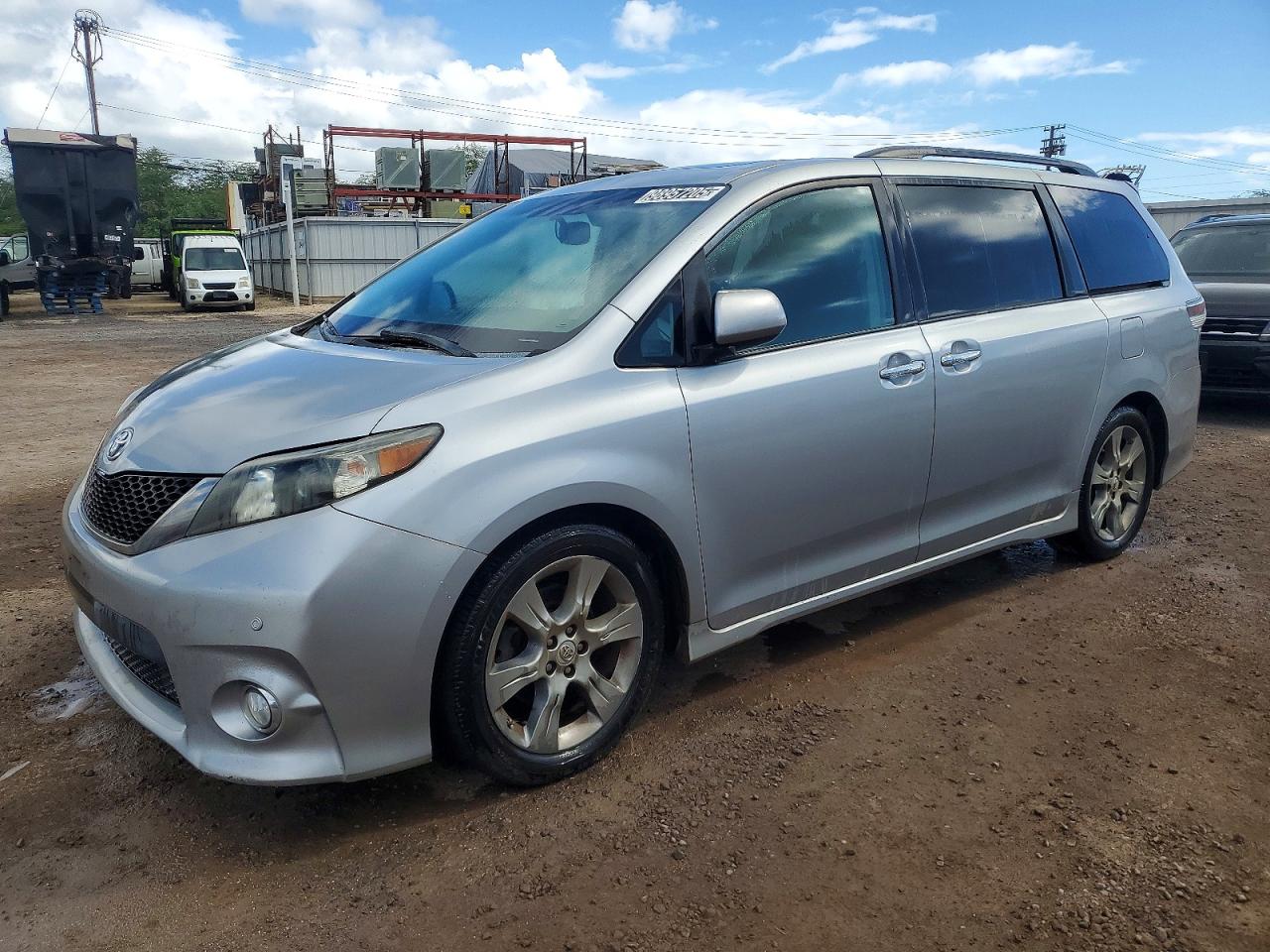 2014 TOYOTA SIENNA
