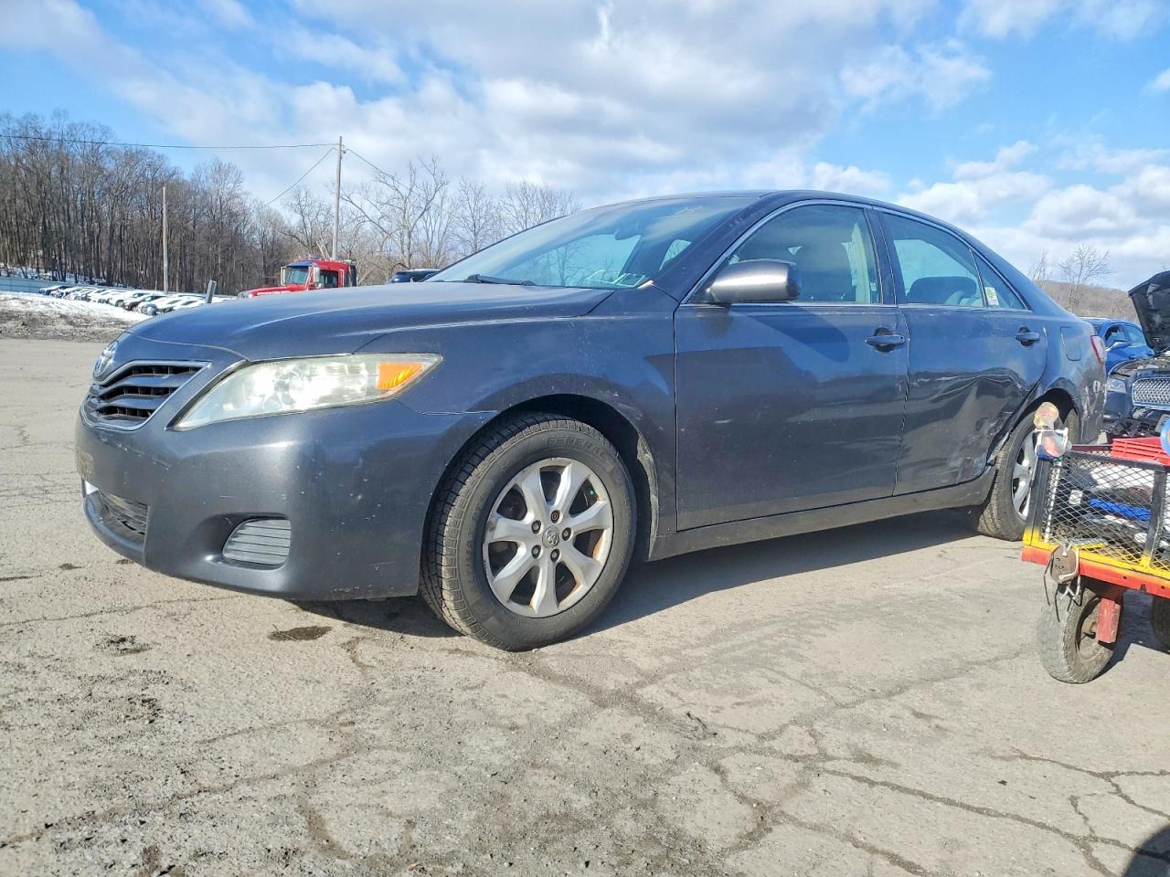 2011 TOYOTA CAMRY