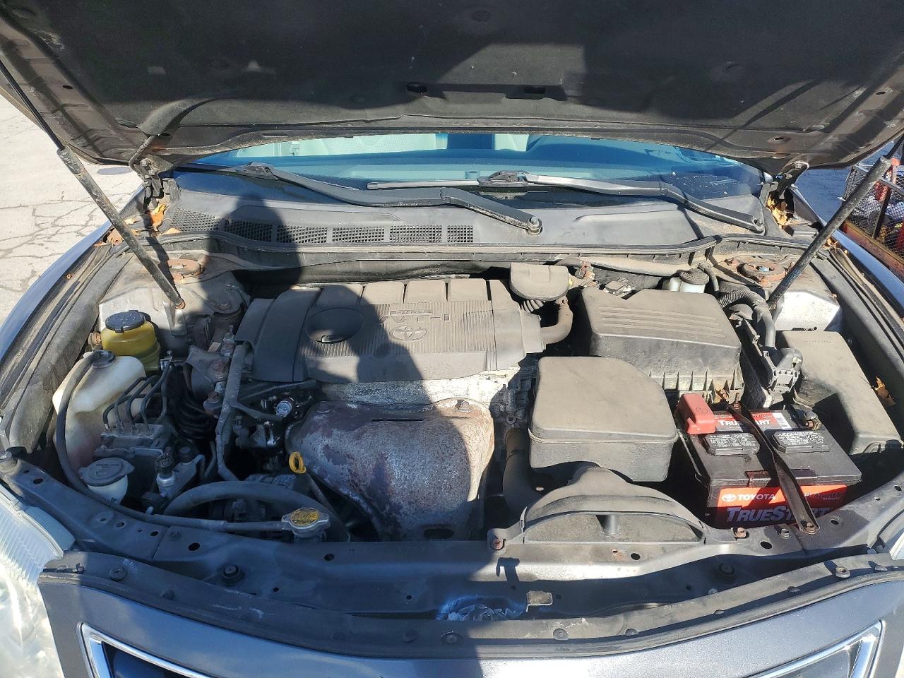 2011 TOYOTA CAMRY BASE photo 21