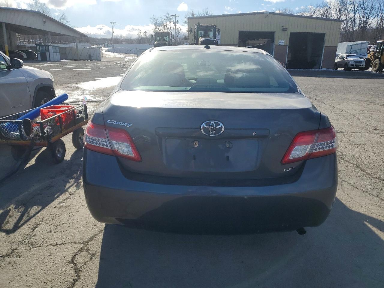 2011 TOYOTA CAMRY BASE photo 11