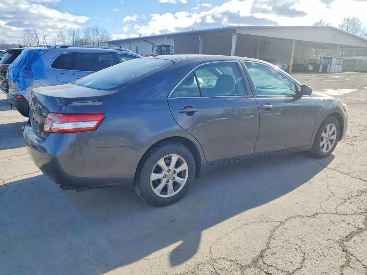 2011 TOYOTA CAMRY BASE photo 5