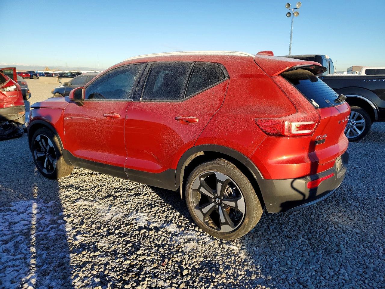 2021 VOLVO XC40 T5 MOMENTUM photo 3