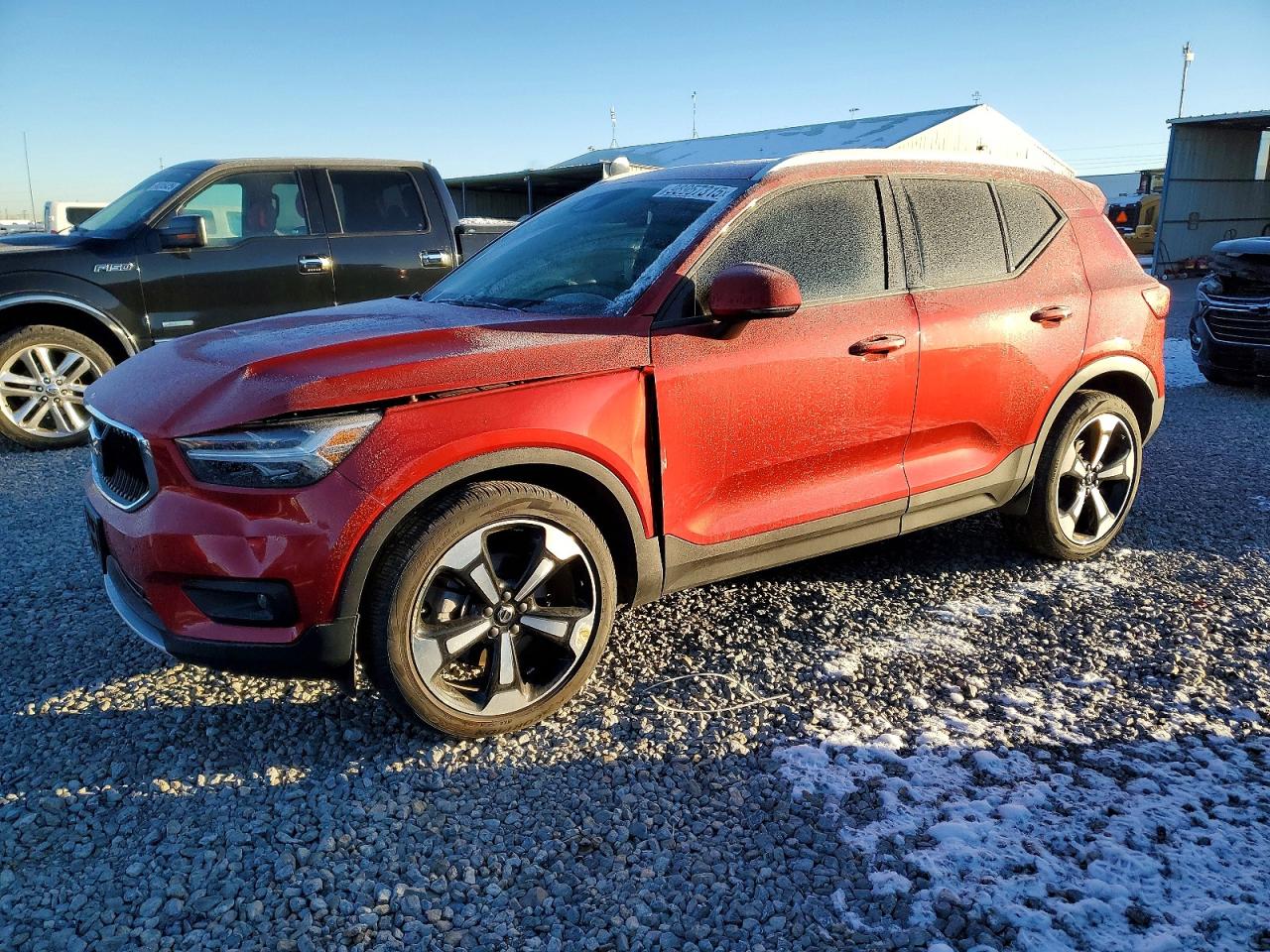 2021 VOLVO XC40