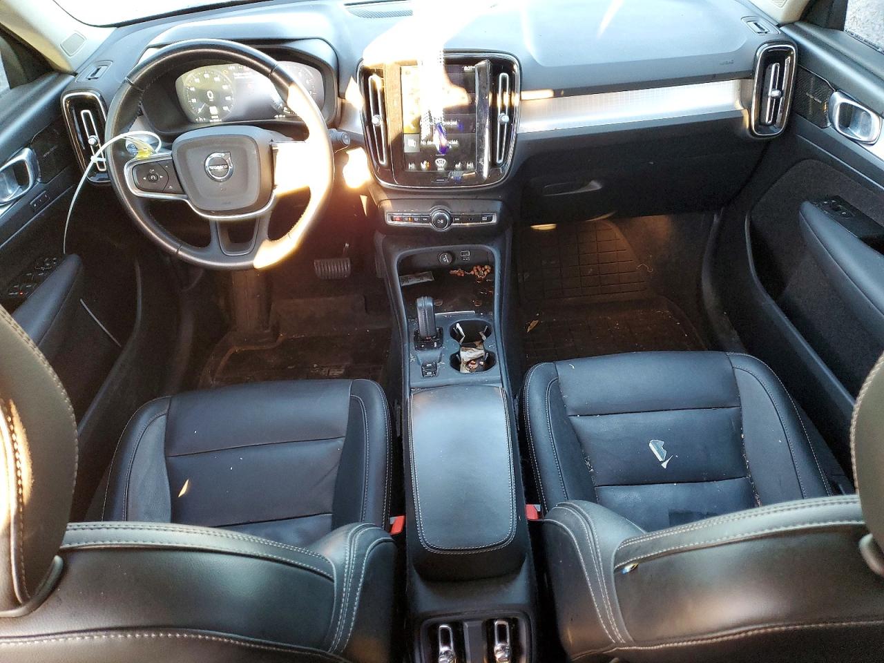 2021 VOLVO XC40 T5 MOMENTUM photo 15