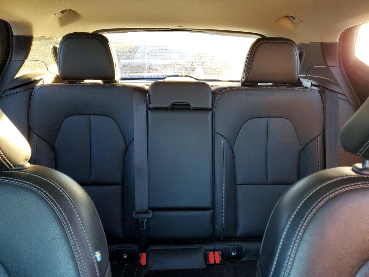 2021 VOLVO XC40 T5 MOMENTUM photo 19