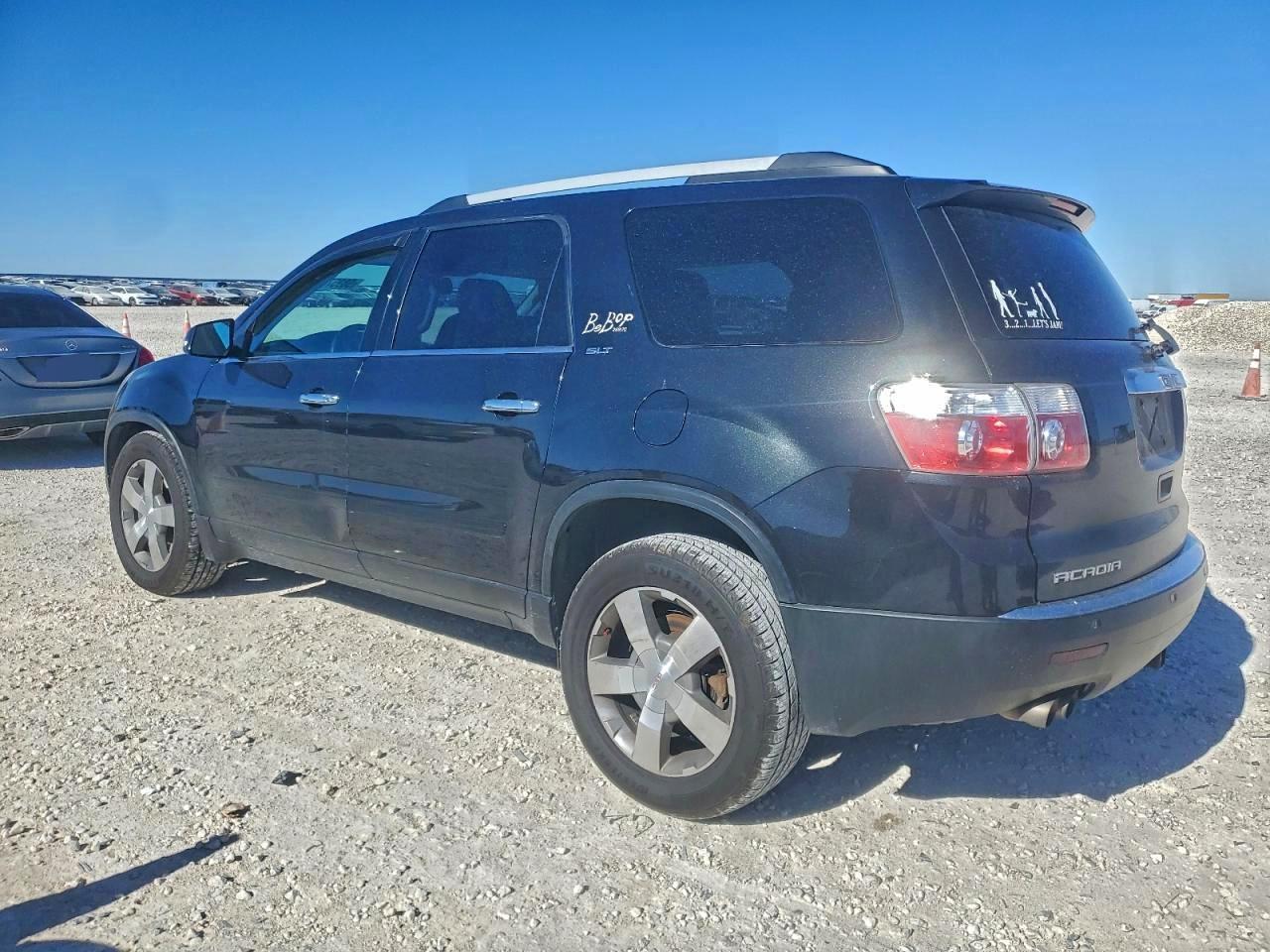 2011 GMC ACADIA SLT-1 photo 2
