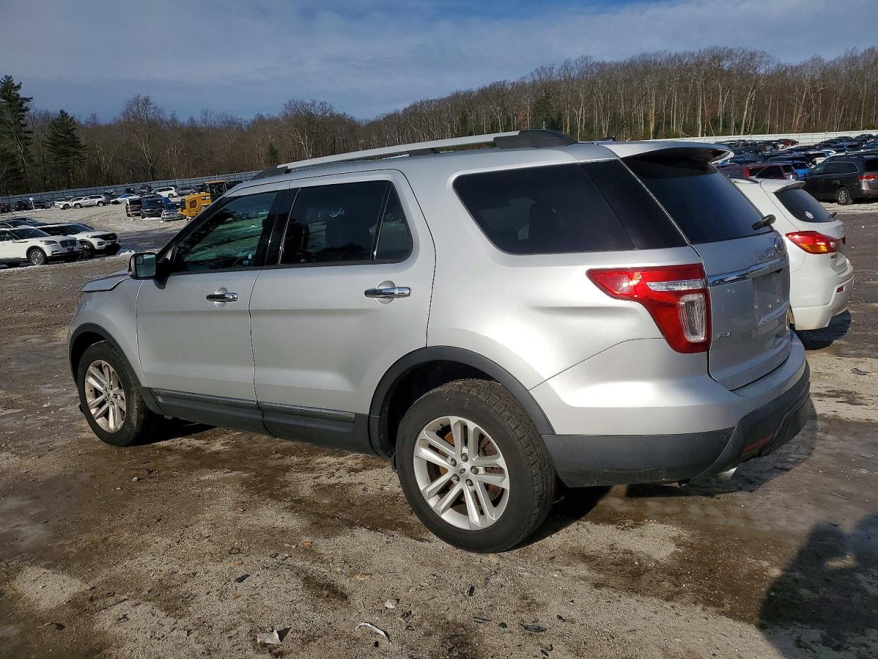 2014 FORD EXPLORER XLT photo 2