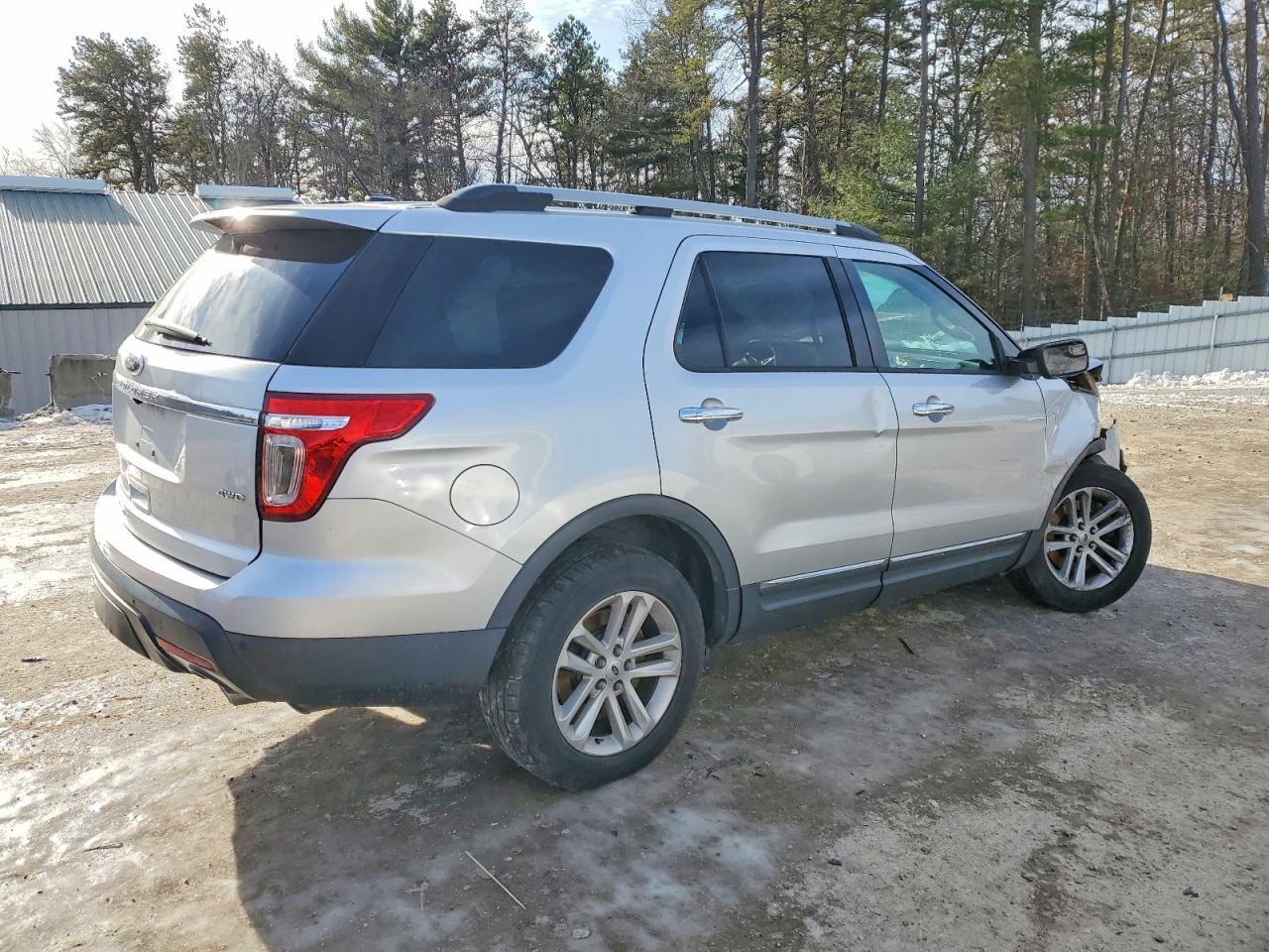 2014 FORD EXPLORER XLT photo 3