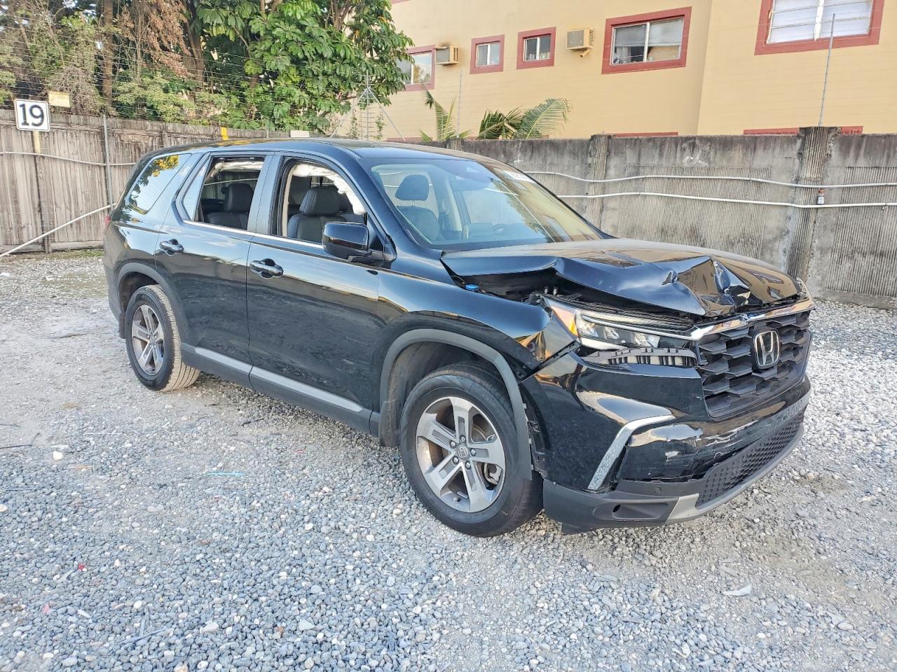 2025 HONDA PILOT EXL photo 4