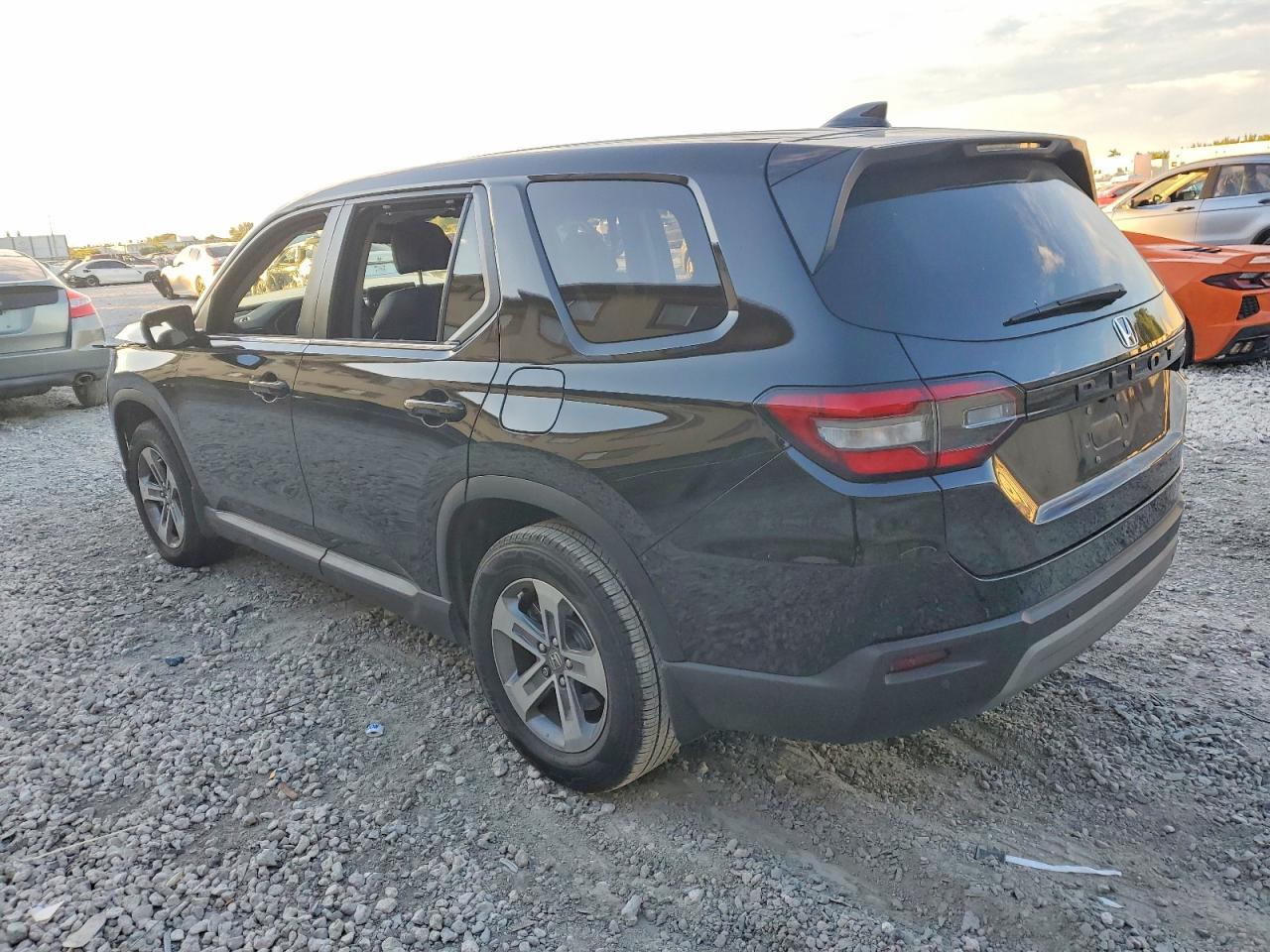 2025 HONDA PILOT EXL photo 2