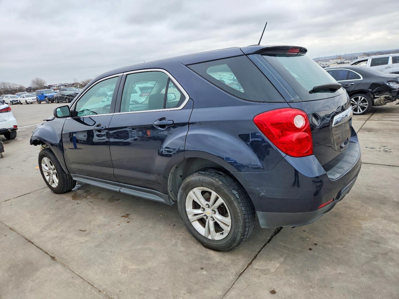 2015 CHEVROLET EQUINOX LS photo 2