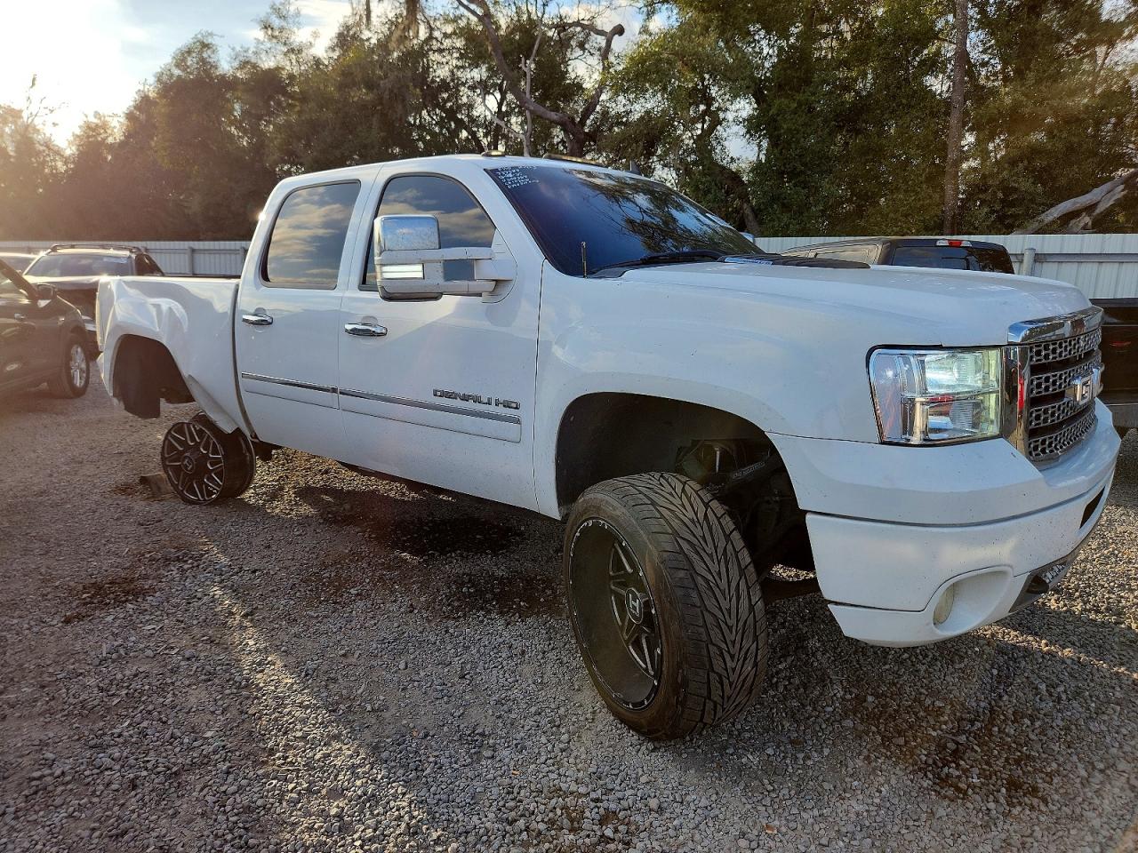 2012 GMC SIERRA K2500 DENALI photo 10