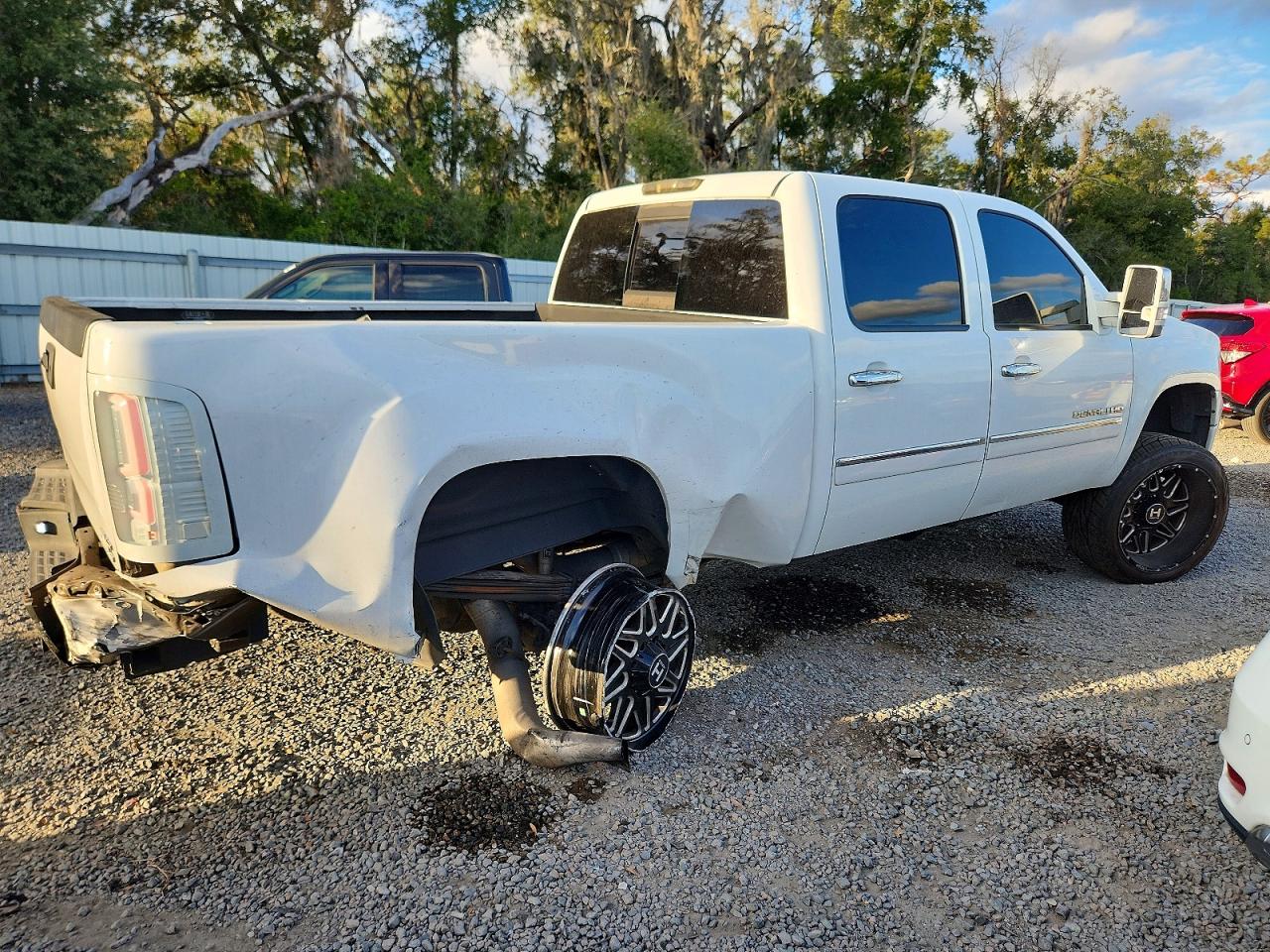 2012 GMC SIERRA K2500 DENALI photo 7