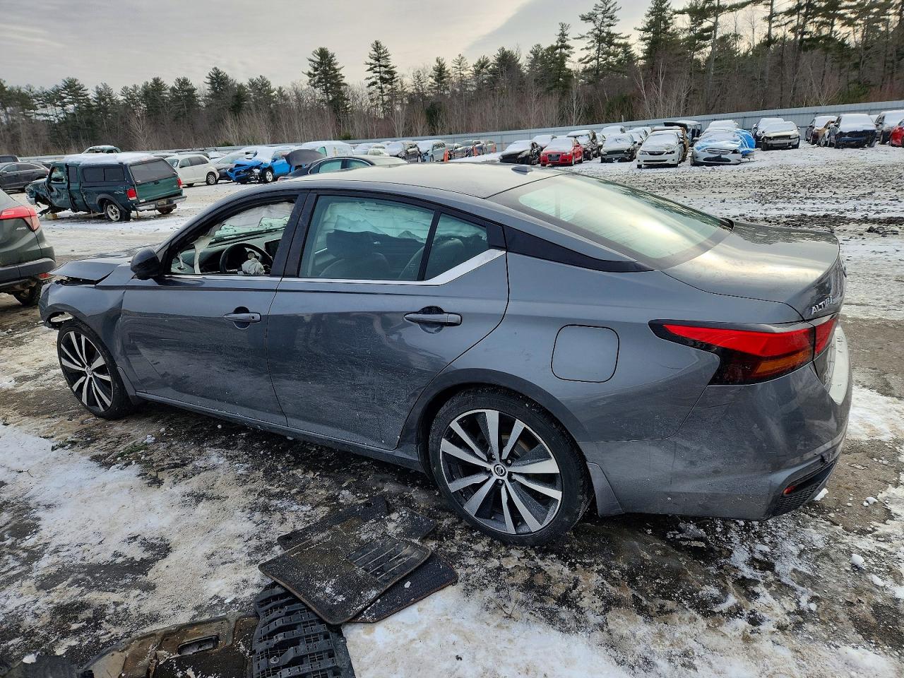2019 NISSAN ALTIMA SR photo 2