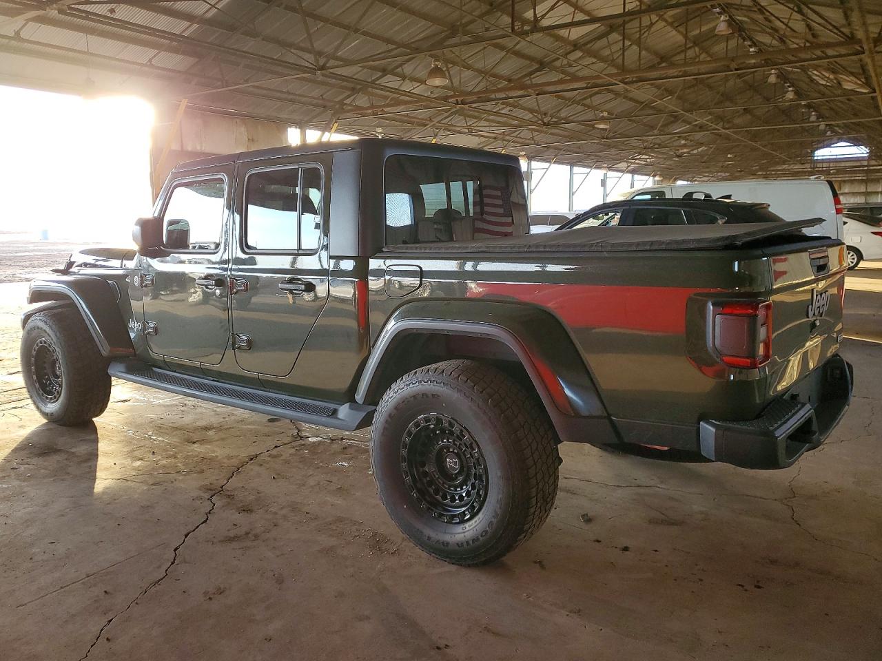 2021 JEEP GLADIATOR OVERLAND photo 2