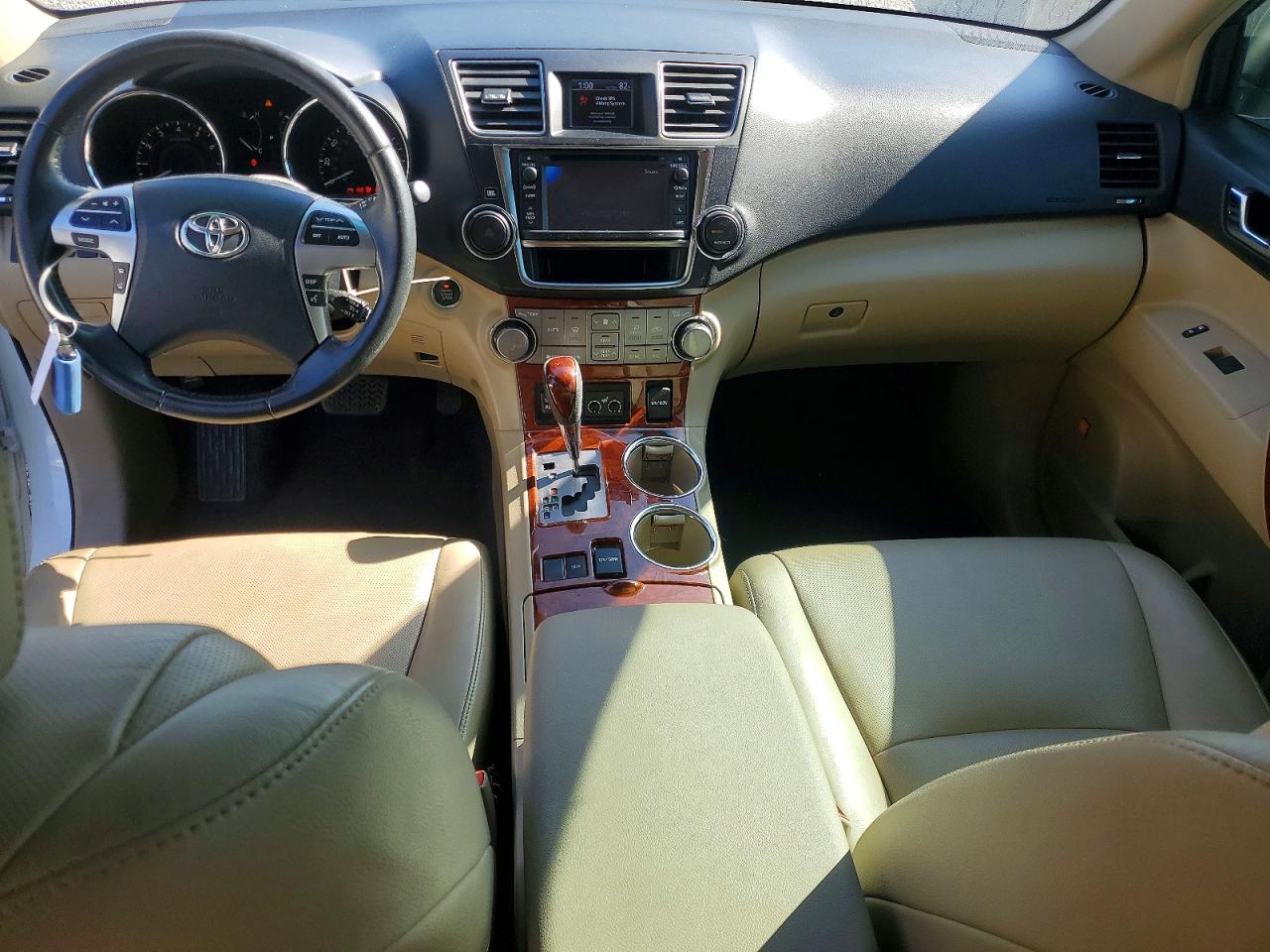 2013 TOYOTA HIGHLANDER LIMITED photo 8