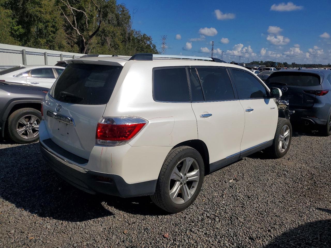 2013 TOYOTA HIGHLANDER LIMITED photo 3