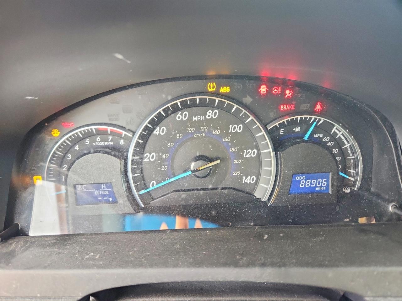 2012 TOYOTA CAMRY L photo 17