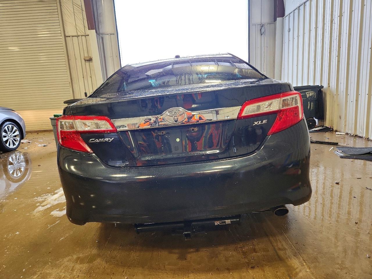2012 TOYOTA CAMRY L photo 11