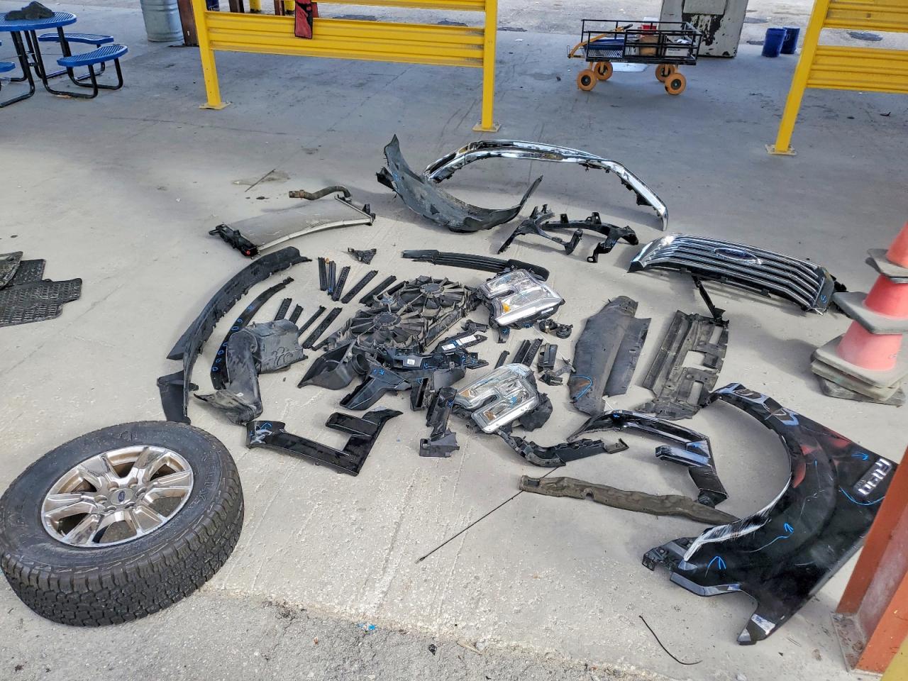 2015 FORD F150 SUPERCREW photo 12