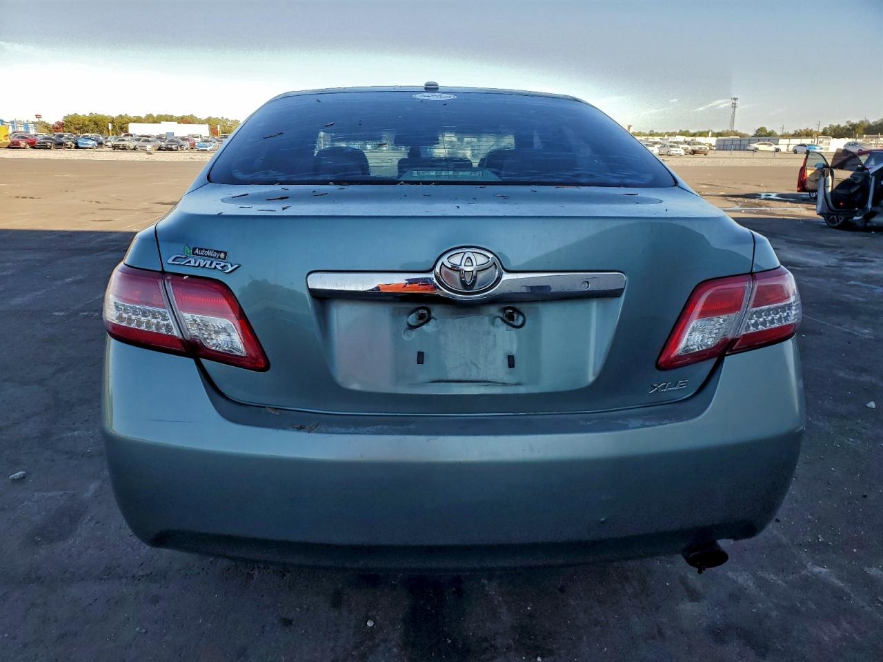 2011 TOYOTA CAMRY BASE photo 6