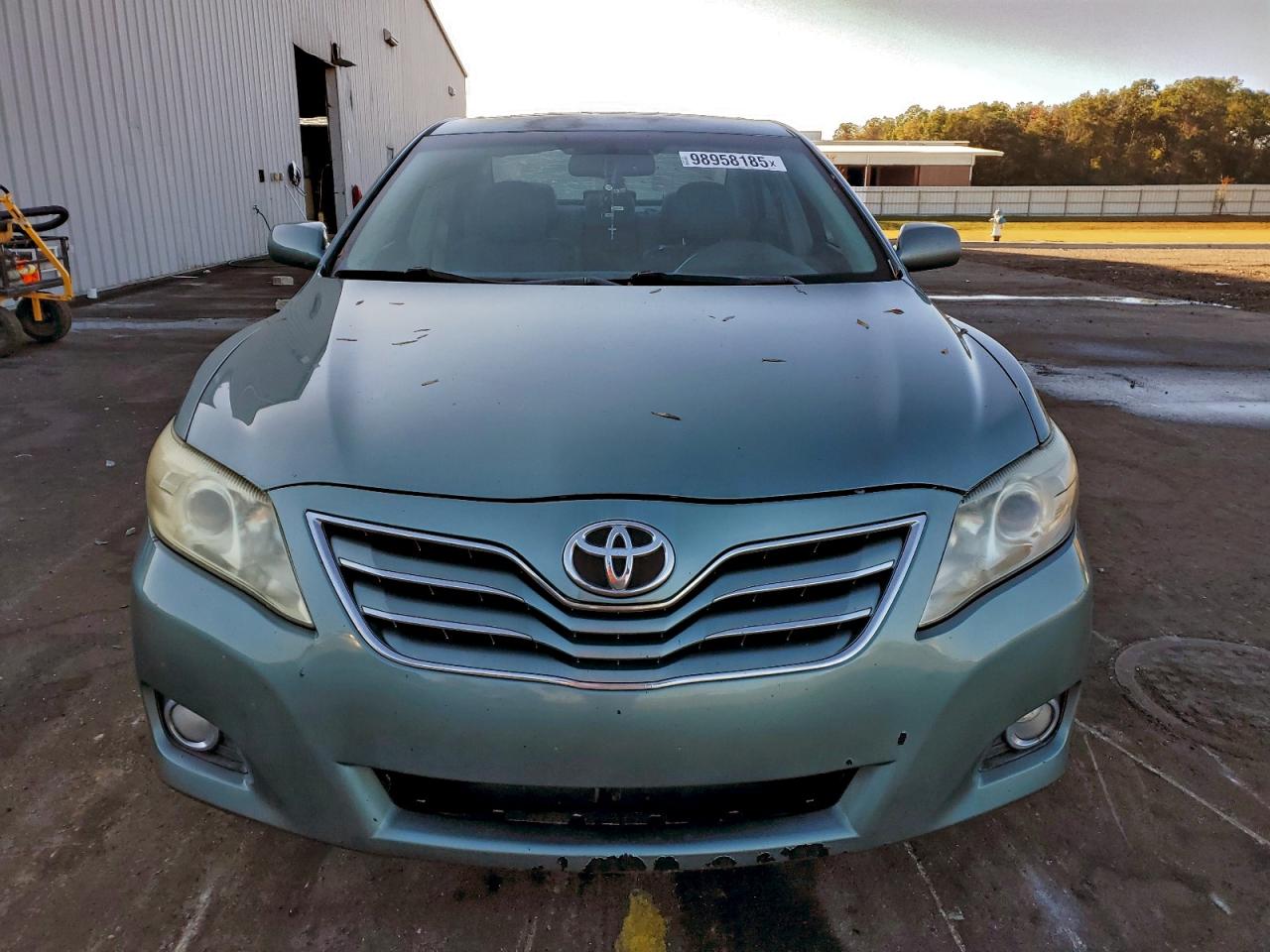 2011 TOYOTA CAMRY BASE photo 5