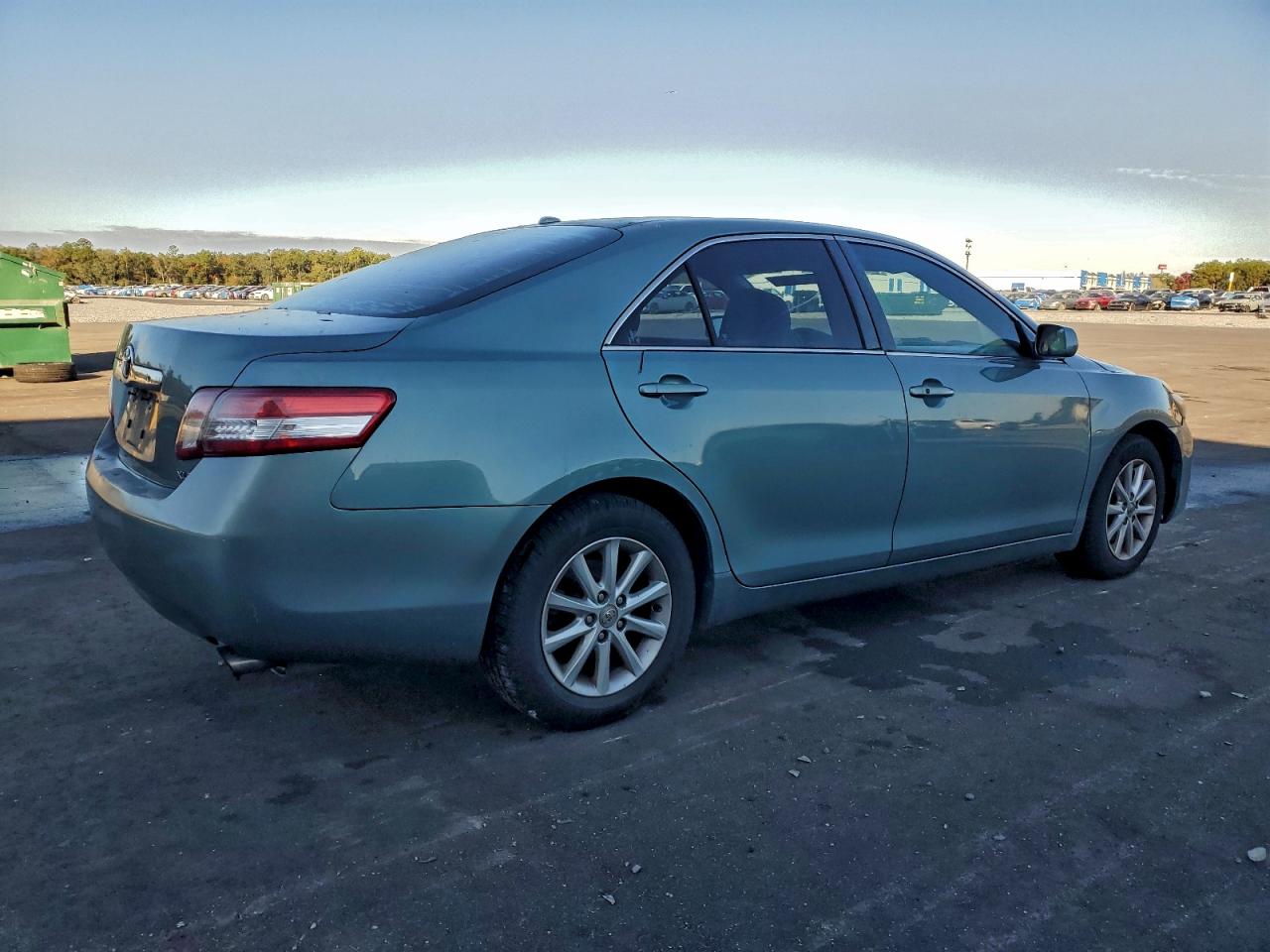 2011 TOYOTA CAMRY BASE photo 3