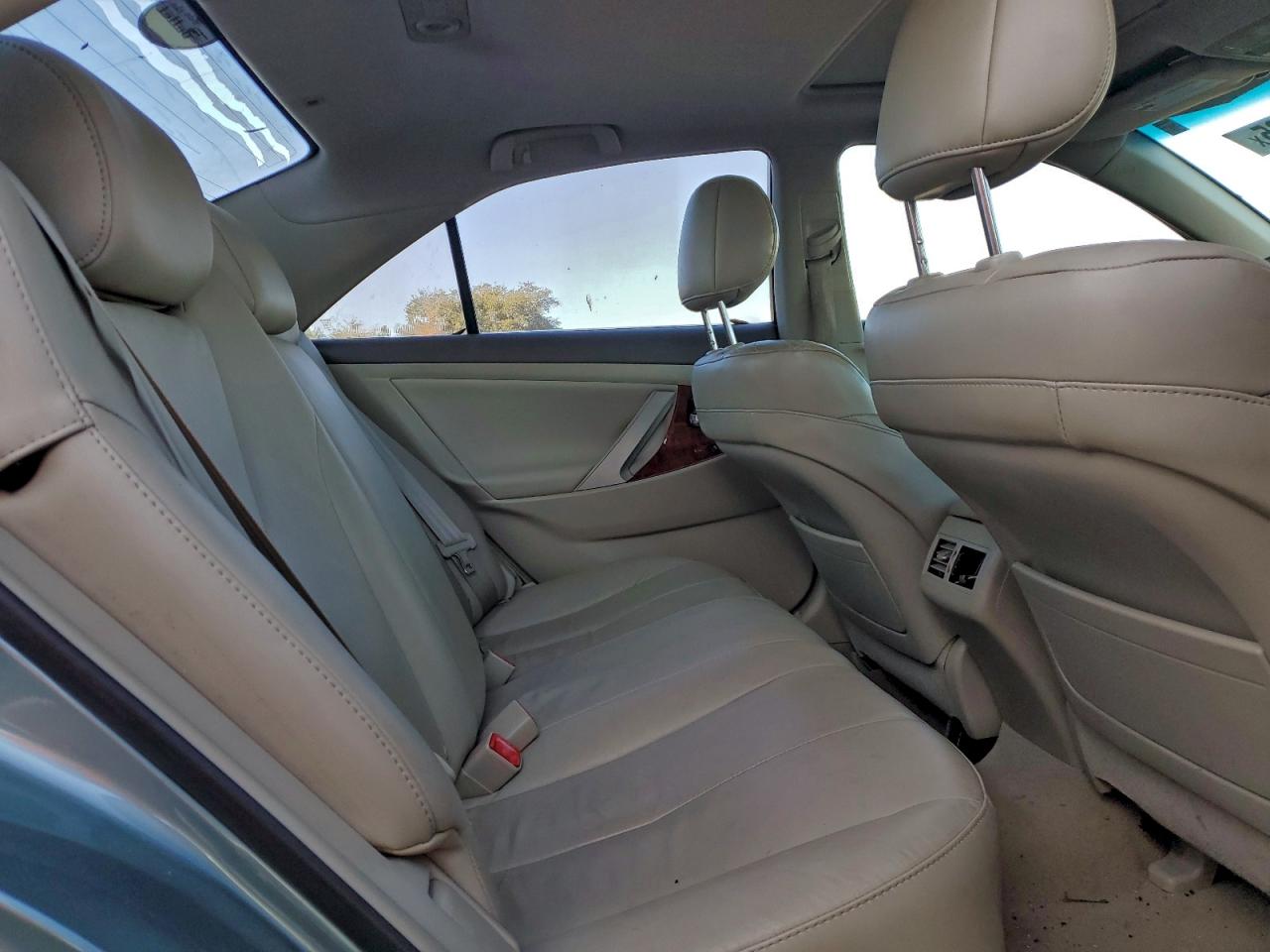 2011 TOYOTA CAMRY BASE photo 10
