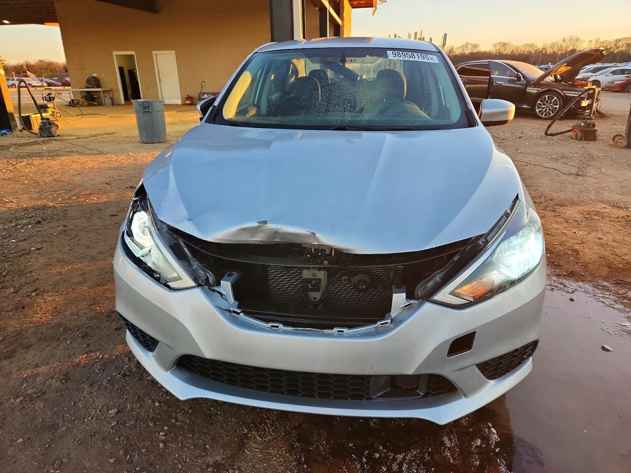 2019 NISSAN SENTRA S photo 5