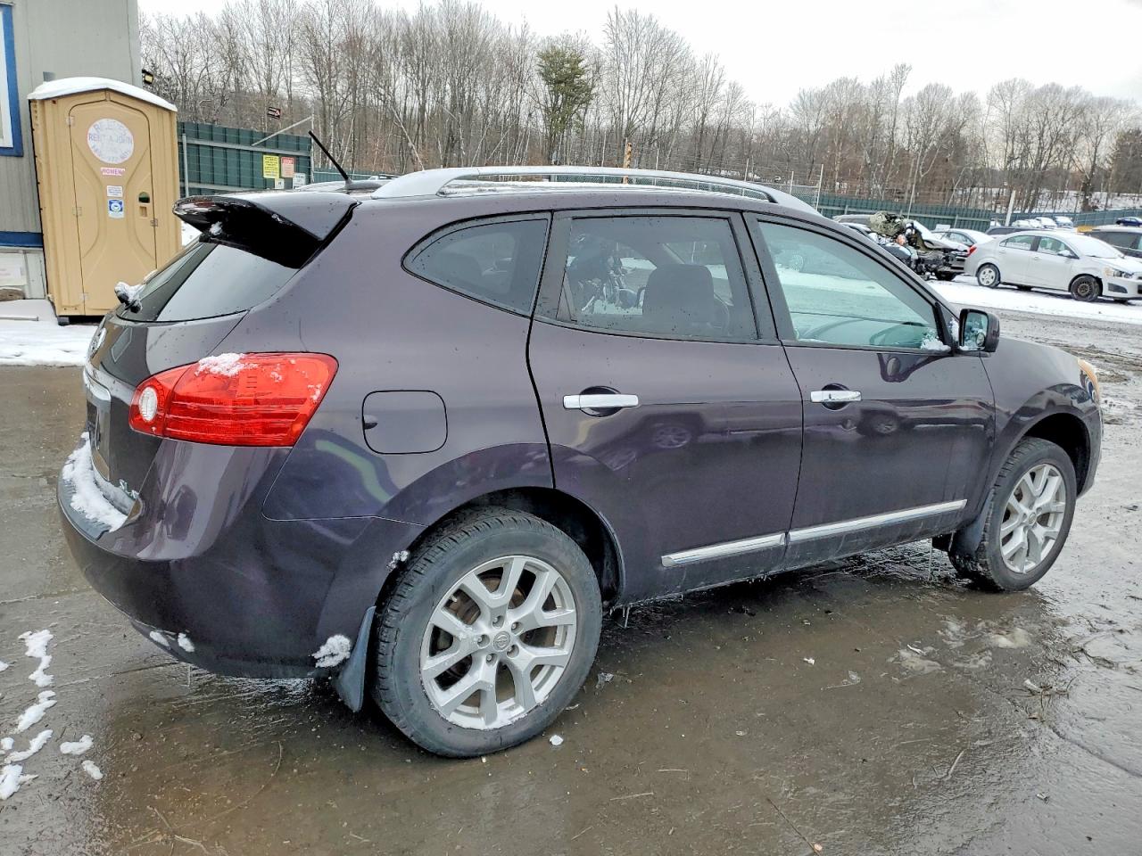 2013 NISSAN ROGUE S photo 3