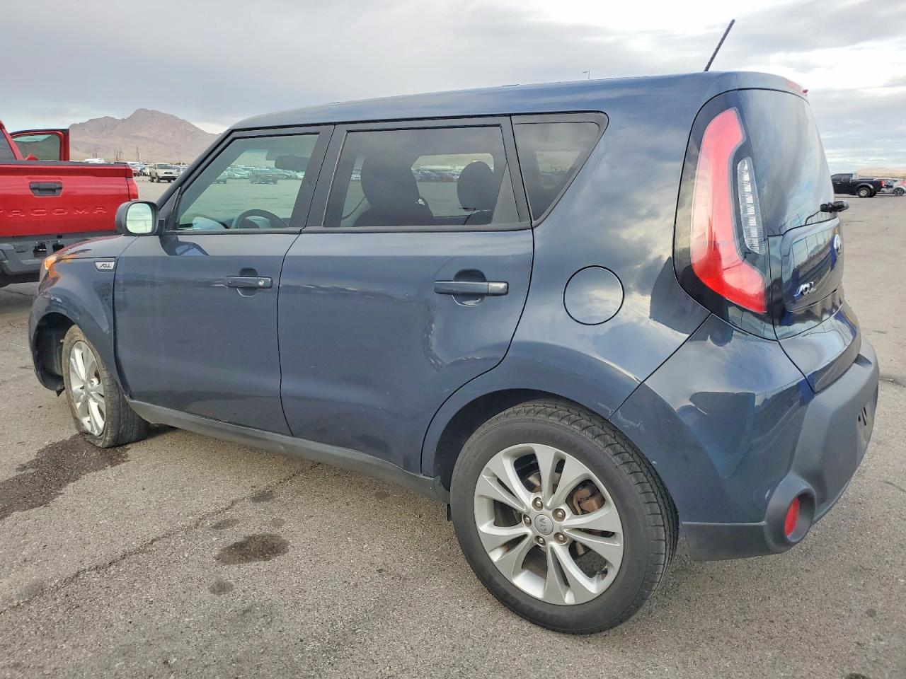 2015 KIA SOUL + photo 2